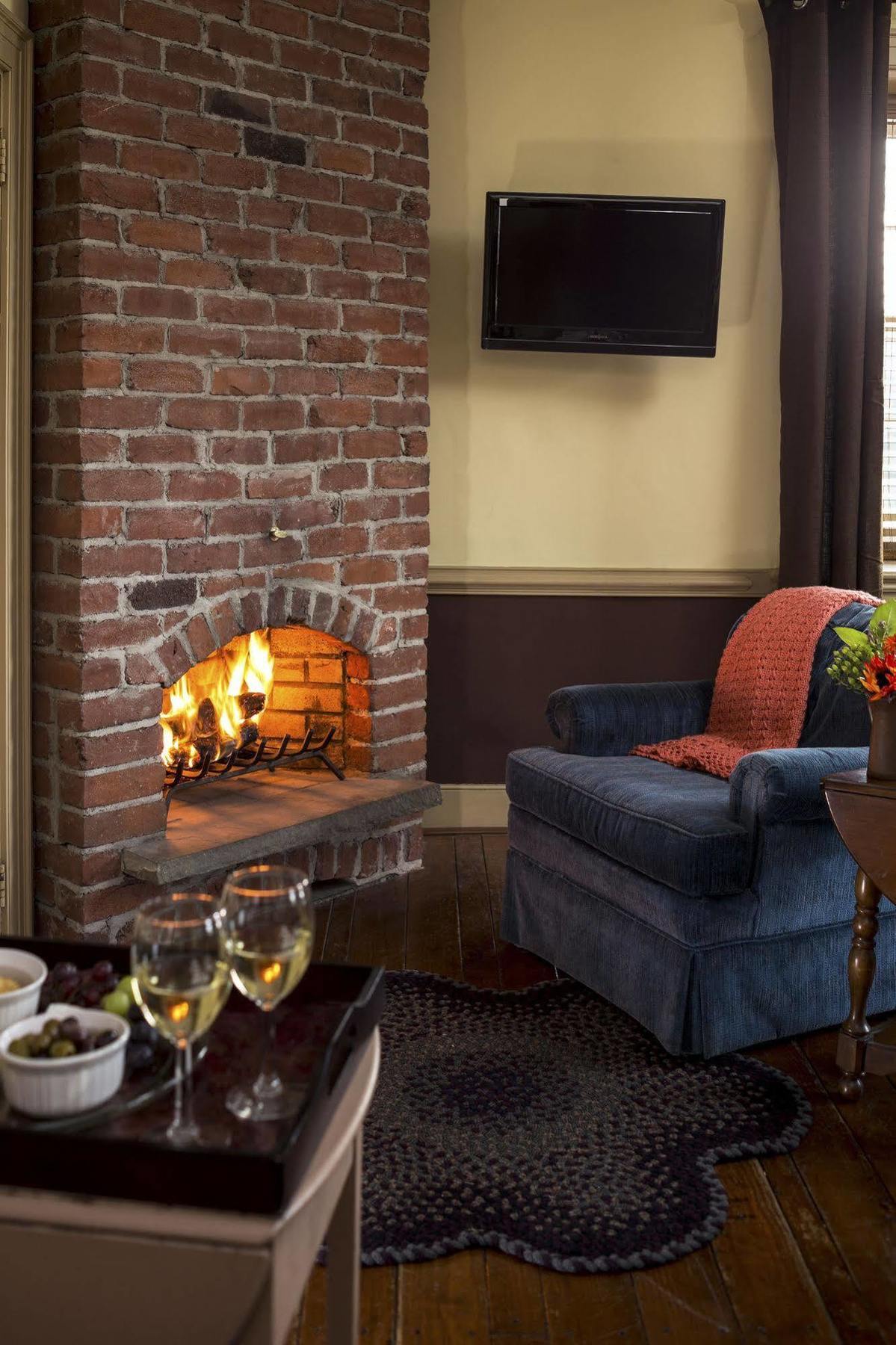 אפרתה Historic Smithton Inn מראה חיצוני תמונה
