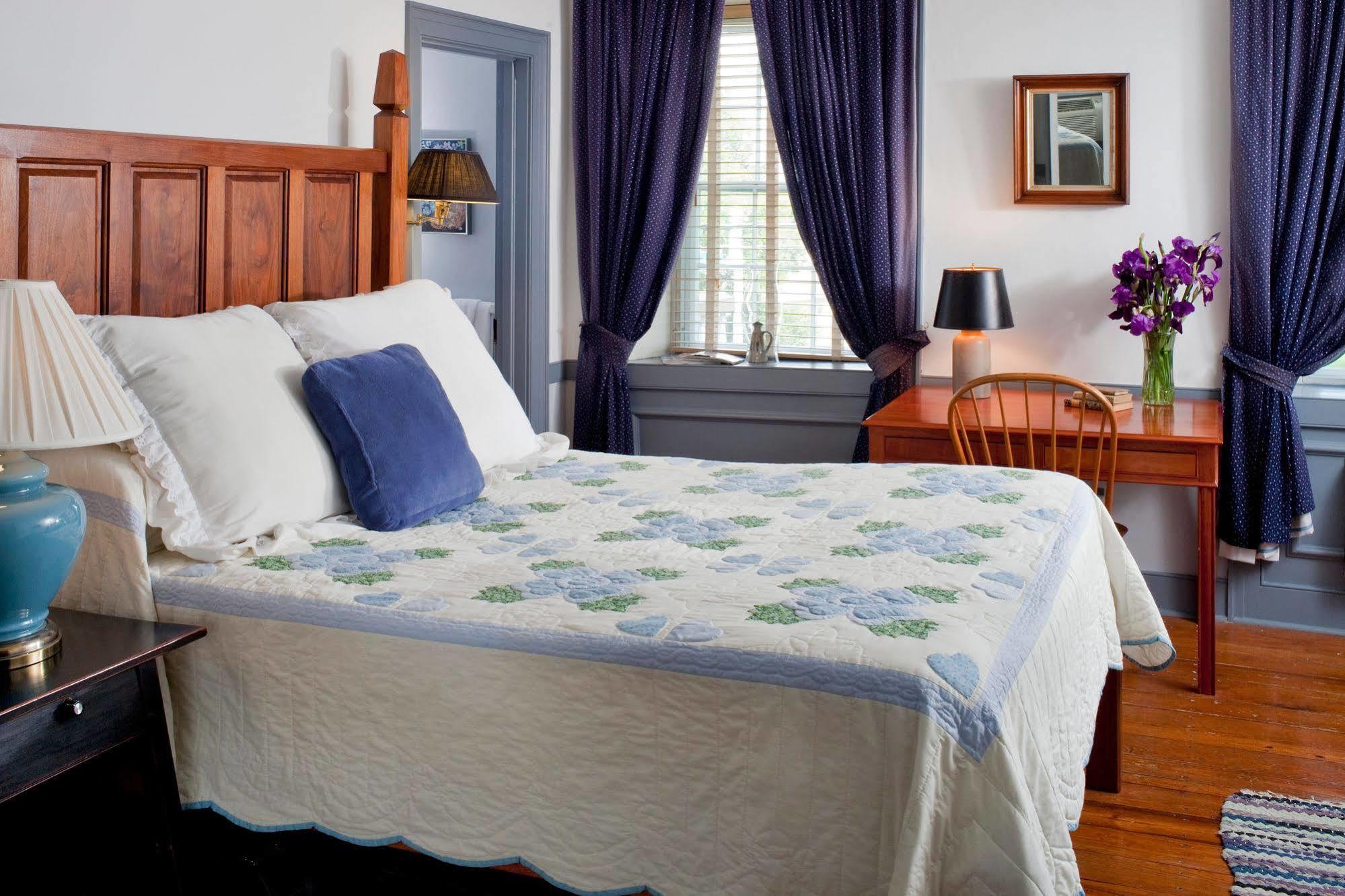 אפרתה Historic Smithton Inn מראה חיצוני תמונה
